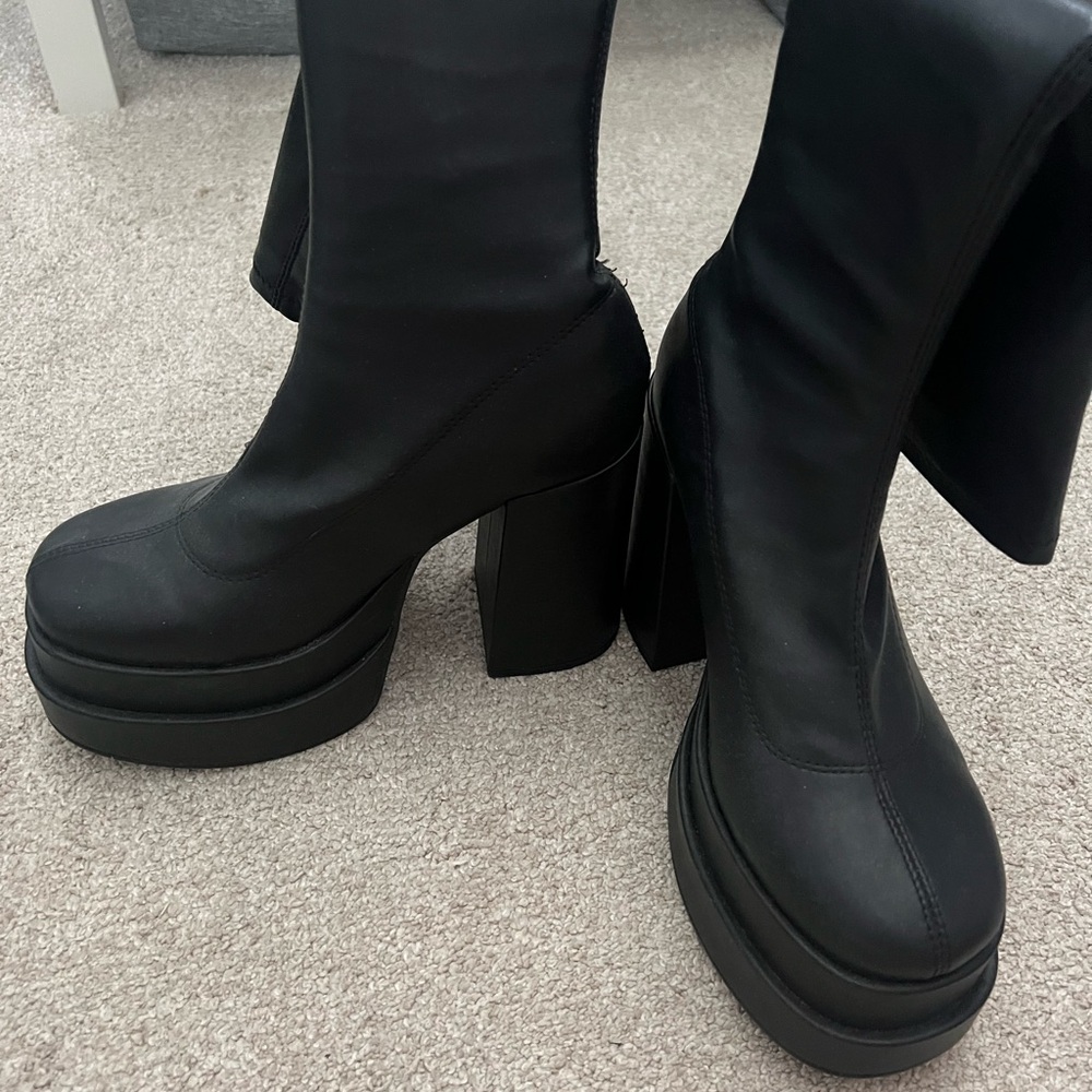 Black Platform Heeled Boots - Picture 2 of 4